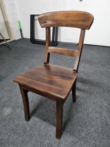 Antieke Houten Stoel beschikbaar voor biedingen