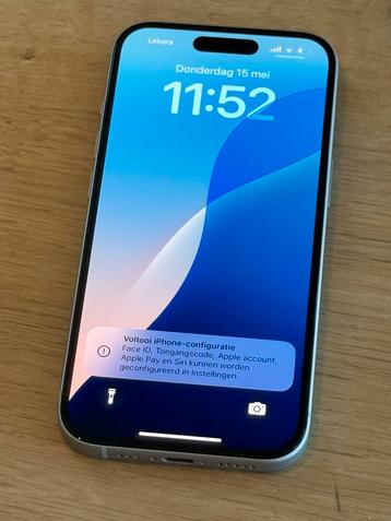 Prachtige iPhone 15 Blue 256GB, met 100% batterijconditie! beschikbaar voor biedingen
