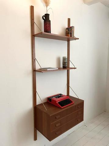 Deens Vintage Teak Wandsysteem in de stijl van Cadovius beschikbaar voor biedingen