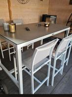 Bartafel met 6 stoelen nog geen 2 jaar oud altijd binnen, Ophalen, Zo goed als nieuw