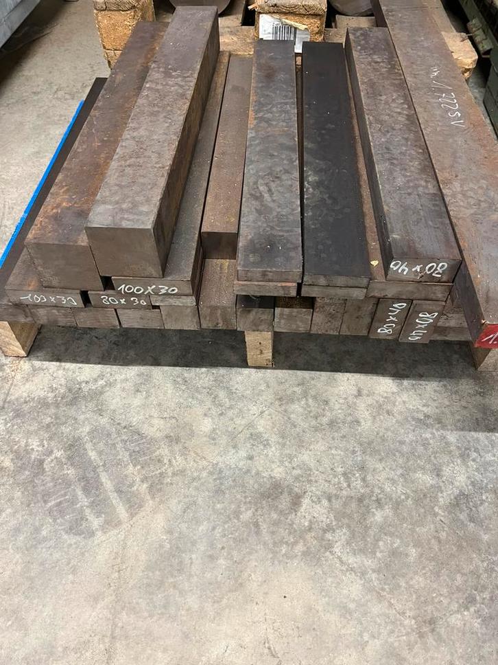 Partij 1.7225 / 42CrMo4 massief staal – 450 kg – diverse mat, Doe-het-zelf en Verbouw, IJzerwaren en Bevestigingsmiddelen, Nieuw