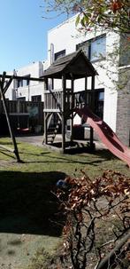 speeltoestel met huisje, glijbaan en schommel, Kinderen en Baby's, Speelgoed | Buiten | Speeltoestellen, Ophalen, Gebruikt, Glijbaan