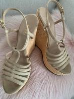 Gucci Espadrille Sleehak - Zo goed als nieuw!, Kleding | Dames, Schoenen, Ophalen of Verzenden, Zo goed als nieuw, Beige, Sandalen of Muiltjes