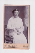 cdv dame in witte jurk, foto Magielse, Goes, Verzamelen, Gebruikt, Verzenden, Foto, Voor 1940