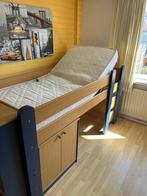 blauw houten (jongens)bed + 3 bijhorende slaapkamerkastjes!, Ophalen of Verzenden, Zo goed als nieuw
