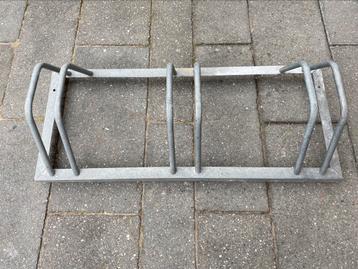 Fietsenrek 3 fietsen beschikbaar voor biedingen