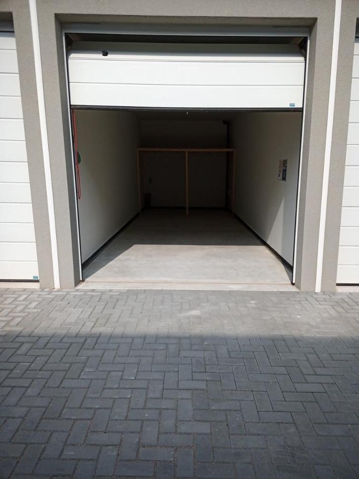 Garagebox xl in Biddinghuizen, Auto diversen, Autostallingen en Garages