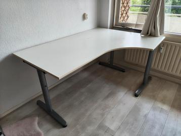 Bureau beschikbaar voor biedingen