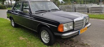 Mercedes-Benz 200-Serie 2.4 240 D AUT 1980 Blauw mooi + goed beschikbaar voor biedingen