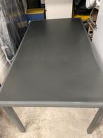 Mooie tuintafel, Kunststof, Gebruikt, 100 tot 150 cm, Vier personen