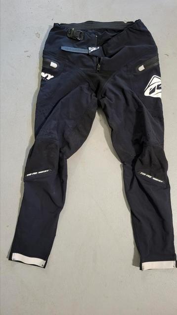 Kenny bmx-cross broek maat 24 beschikbaar voor biedingen