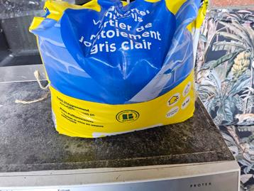 Voegmortel licht grijs weber. 15 kg, voor 10 euro op te hale beschikbaar voor biedingen