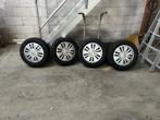 VW Up winterbanden 185/60 R14 met VW wieldoppen, Auto-onderdelen, Banden en Velgen, Ophalen, 14 inch, Gebruikt, Banden en Velgen