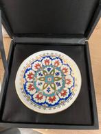Prachtig decoratief bord van Kütahya Porselein in luxe doos, Huis en Inrichting, Keuken | Servies, Ophalen of Verzenden, Zo goed als nieuw