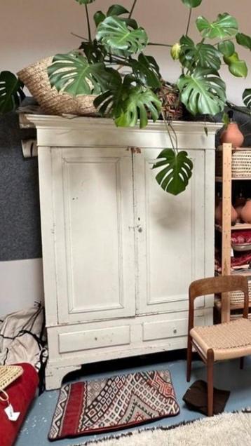 Vintage franse houten kast / is al uit elkaar gehaald beschikbaar voor biedingen