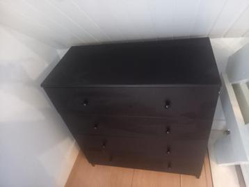 Ladenkast zwart,  Ikea, 80 breed, 87 hoog. Type malm. 