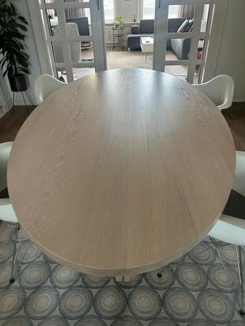 Prachtige ovale white wash eettafel - massief kernessen beschikbaar voor biedingen