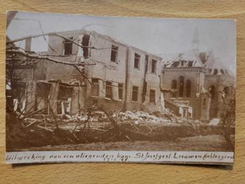 FOTOKAART LEEUWEN Jozefsgesticht Oorlog 1945 Vliegende bom beschikbaar voor biedingen