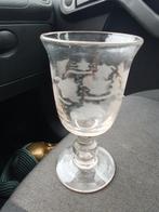 Antiek Kristallen Wijnglas met Gegraveerd Motief, Ophalen of Verzenden