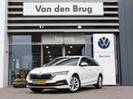 Skoda Octavia Combi 1.4 TSI 204 pk DSG iV PHEV Business Edit, Stof, Gebruikt, 4 cilinders, Wit