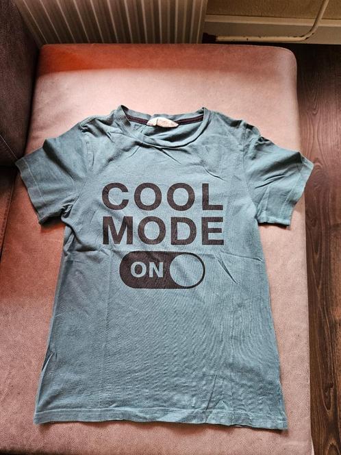 H&M t-shirt groen korte mouw en tekst voorzijde maat 134-140, Kinderen en Baby's, Kinderkleding | Maat 134, Zo goed als nieuw