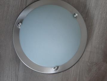 Prachtige mooie Plafondlamp beschikbaar voor biedingen