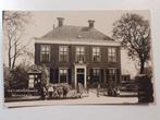 Fotokaart Wommels gemeentehuis, Verzamelen, Verzenden, 1920 tot 1940, Gelopen, Friesland