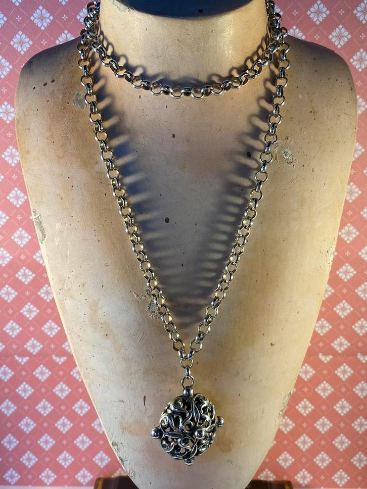 Zilveren pomander aan zilveren jasseron, Antiek en Kunst, Antiek | Goud en Zilver, Zilver, Ophalen of Verzenden