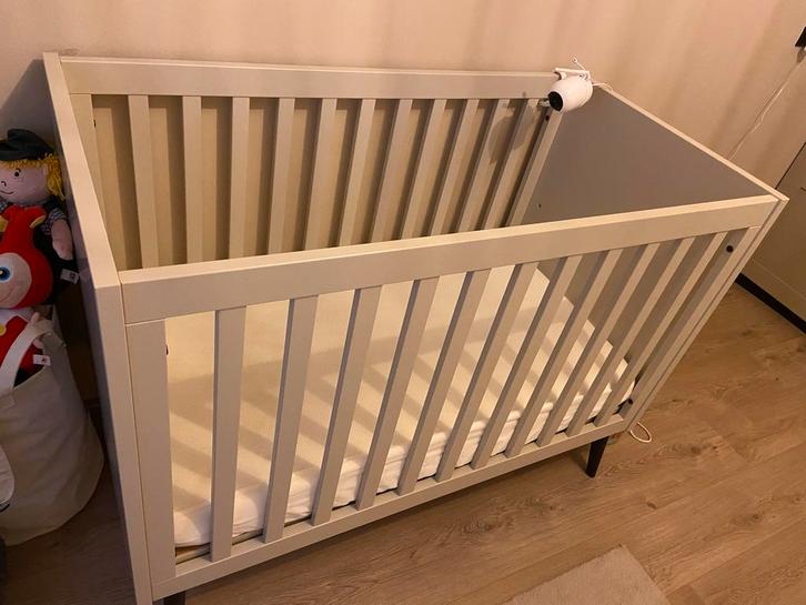Europe Baby Sterre Ledikant + Matras (eventueel incl Commode, Kinderen en Baby's, Babywiegjes en Ledikanten, Gebruikt, Ledikant