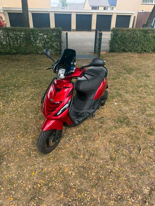 Piaggio zip 2022 10700km 2e eigenaar, Fietsen en Brommers, Scooters | Piaggio, Gebruikt, Zip, Maximaal 45 km/u, Benzine, Ophalen