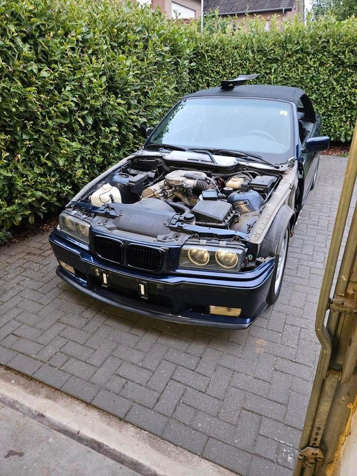 Bmw e36 cabrio in onderdelen, Auto-onderdelen, Carrosserie en Plaatwerk, Motorkap, BMW, Ophalen of Verzenden