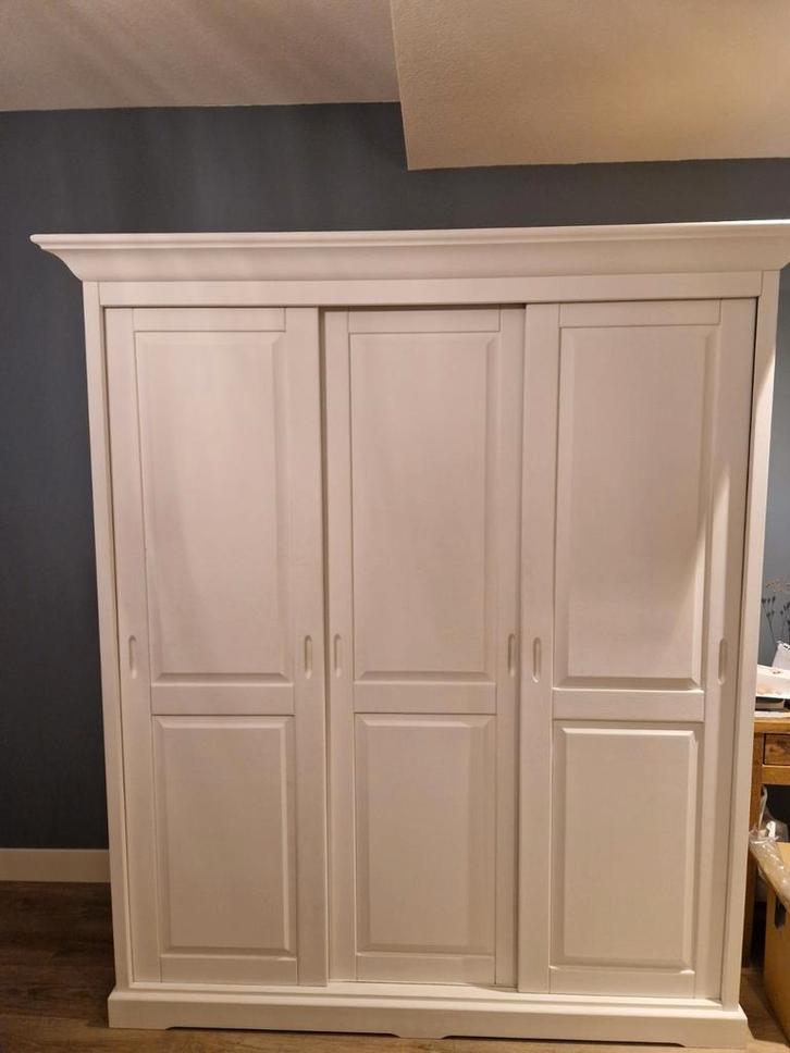 Witte kledingkast, Huis en Inrichting, Kasten | Kledingkasten, Gebruikt, 200 cm of meer, 150 tot 200 cm, 50 tot 75 cm, Met deur(en)