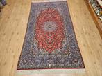 Vintage handgeknoopt perzisch tapijt isfahan 258x140, Info@SlatsAntiek.nl, 100 tot 150 cm, Perzisch, 200 cm of meer