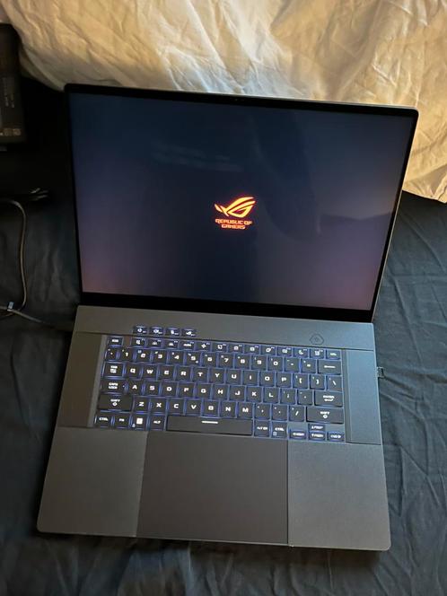 Asus ROG Zephyrus G16 met AI, Computers en Software, Windows Laptops, Zo goed als nieuw, 15 inch, SSD, 4 Ghz of meer, Gaming, Ophalen
