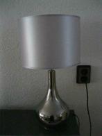 Moderne aparte tafellamp van Knibbeler (woonwinkel), Ophalen of Verzenden, Zo goed als nieuw, Stof, Minder dan 50 cm