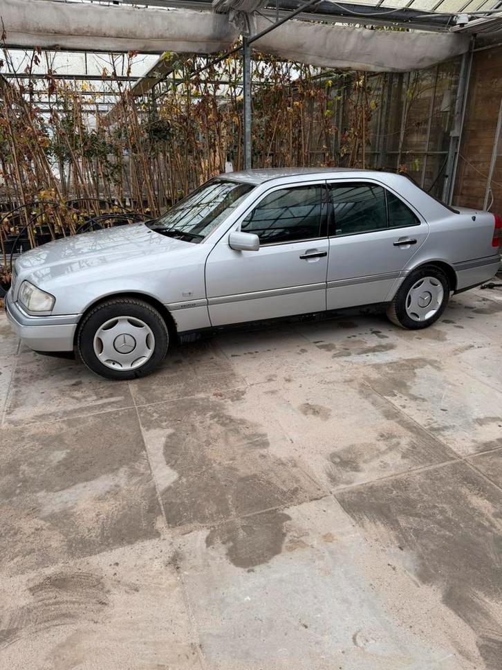 Mercedes-Benz C-Klasse 1.8 C180 E2 1995 Grijs, Auto's, Mercedes-Benz, Particulier, C-Klasse, Benzine, Sedan, Handgeschakeld, Origineel Nederlands