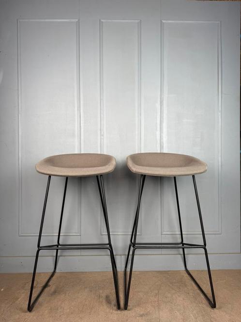 4 HAY About A Stool AAS39 gestoffeerde design krukken, Huis en Inrichting, Barkrukken, Zo goed als nieuw, 60 tot 90 cm, Metaal