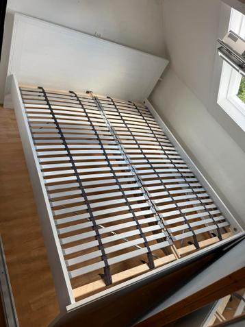IKEA Brusali Bedframe wit 160x200 + Lattenbodems - afbeelding 1
