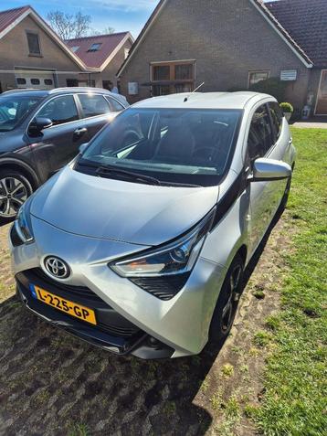 Toyota Aygo 1.0 Vvt-i 72pk 5D 2021 Grijs beschikbaar voor biedingen