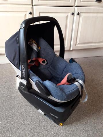 Maxi Cosi Pebble + FamilyFix + Accessoires beschikbaar voor biedingen