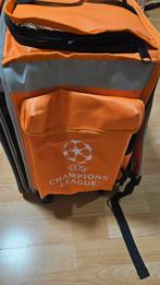 Bezorg tas met jas en  T-shirt, Ophalen, 30 cm of meer