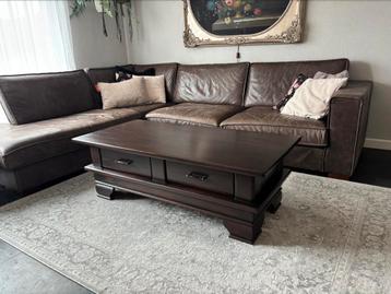 Koloniale stijl eiken salontafel met lades beschikbaar voor biedingen