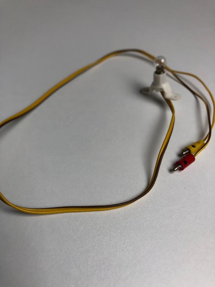 27 x Gloeilamp met fitting voor verlichting huisje modelbaan, Hobby en Vrije tijd, Modeltreinen | H0, Zo goed als nieuw, Overige typen