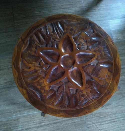 Salontafel Handgesneden schaakblad Javaans teak Diam. 66cm, Antiek en Kunst, Antiek | Meubels | Tafels, Ophalen