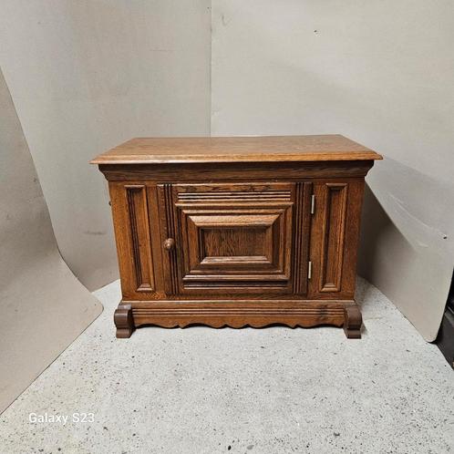 Massief eiken kastje – klassiek en degelijk, Huis en Inrichting, Kasten | Computermeubels, Zo goed als nieuw, 120 tot 170 cm, Ophalen