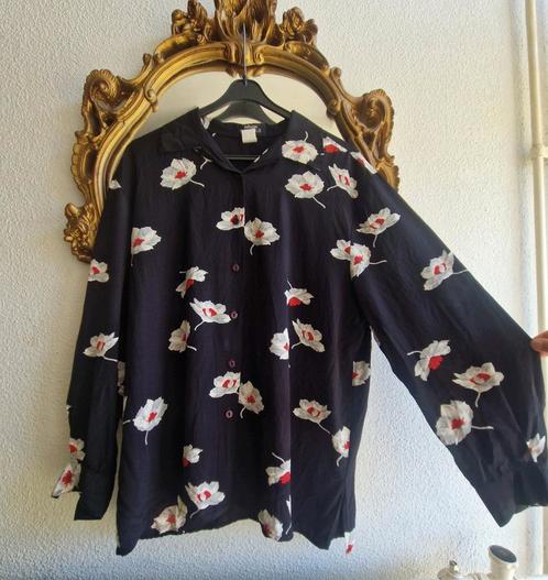 Als nieuw! Taillissime zwart bloemen doorknoop blouse, Kleding | Dames, Grote Maten, Zo goed als nieuw, Blouse of Tuniek, Zwart