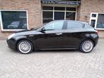 Alfa Romeo Giulietta 1.4 T Distinctive Automaat, Auto's, Alfa Romeo, Stof, Zwart, 4 cilinders, Zwart