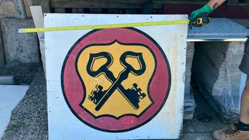 Leidse sleutels bord beschikbaar voor biedingen