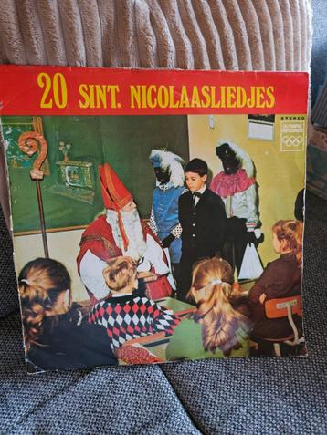 Sinterklaas en zwarte pieten 20 Sint Nicolaasliedjes LP beschikbaar voor biedingen