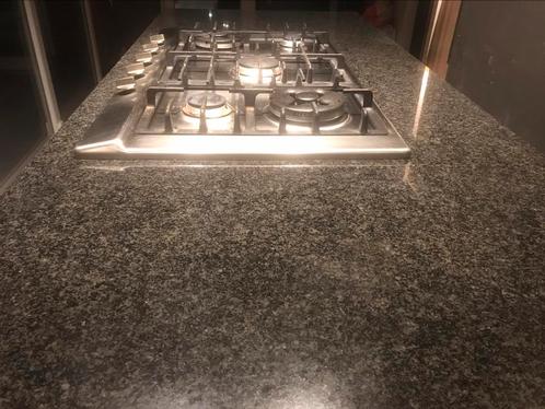 Keukenblad twee delen inclusief Miele kookplaat en wasbak, Huis en Inrichting, Keuken | Keukenelementen, Zo goed als nieuw, 200 cm of meer